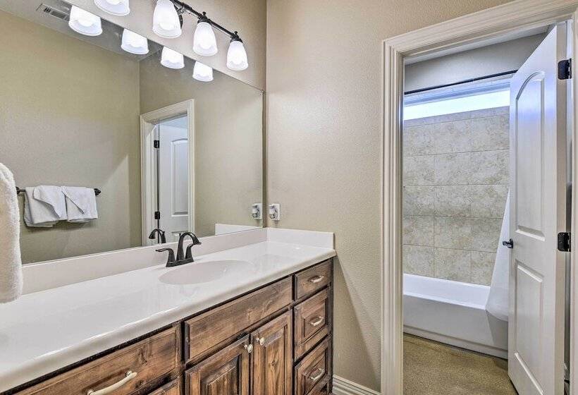 Secluded Krum Home W/ Patio & Gas Grill!