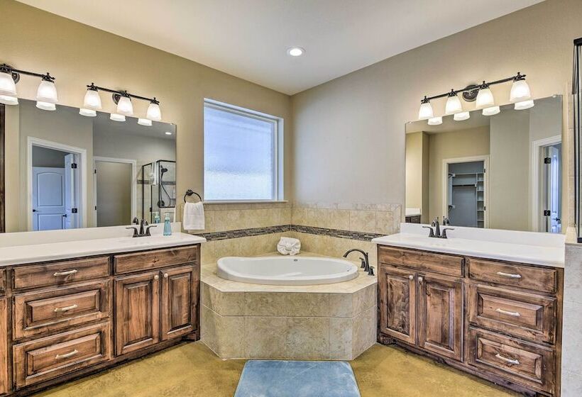 Secluded Krum Home W/ Patio & Gas Grill!