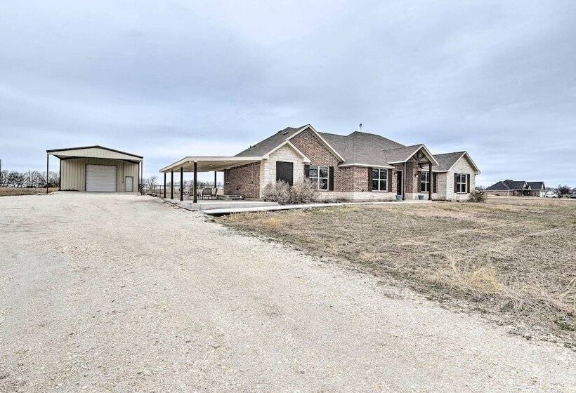 Secluded Krum Home W/ Patio & Gas Grill!
