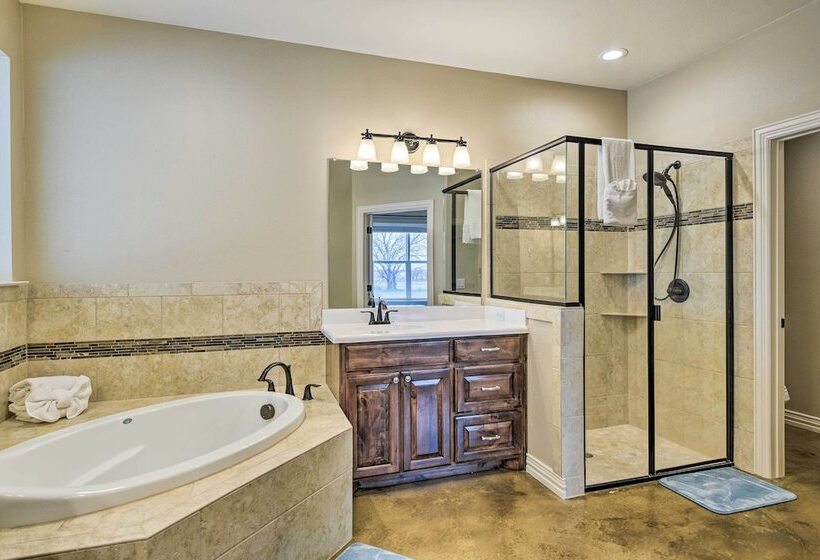 Secluded Krum Home W/ Patio & Gas Grill!