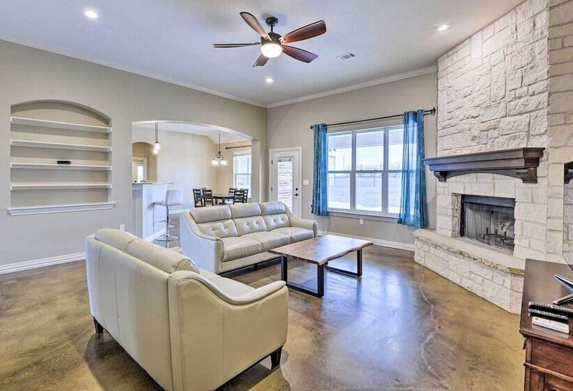 Secluded Krum Home W/ Patio & Gas Grill!