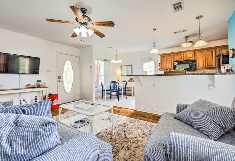 Secluded  La Mer Cottage  < 1 Mi To Beach!