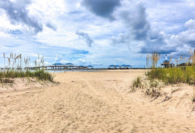 Secluded  La Mer Cottage  < 1 Mi To Beach!