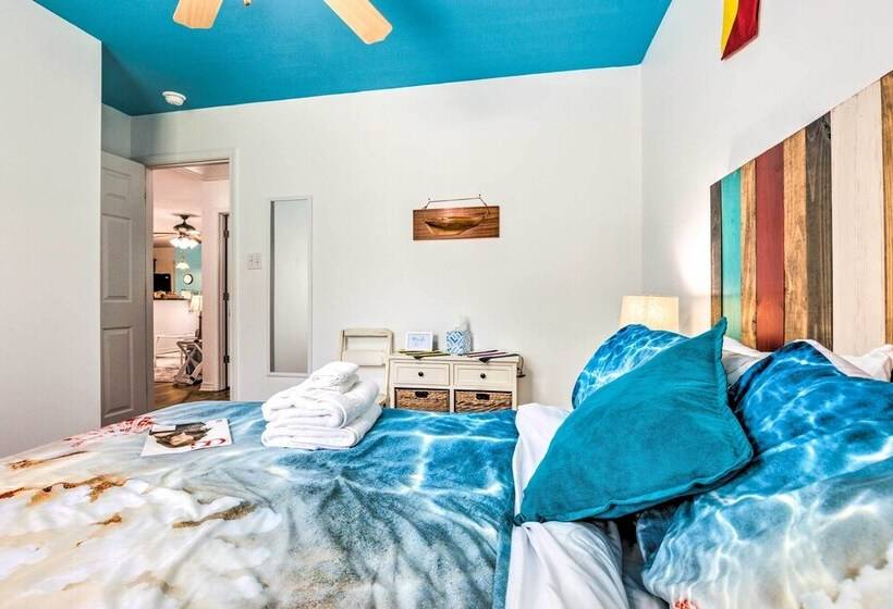 Secluded  La Mer Cottage  < 1 Mi To Beach!