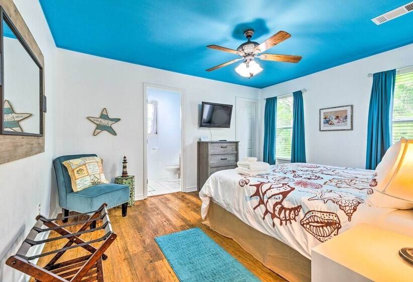 Secluded  La Mer Cottage  < 1 Mi To Beach!