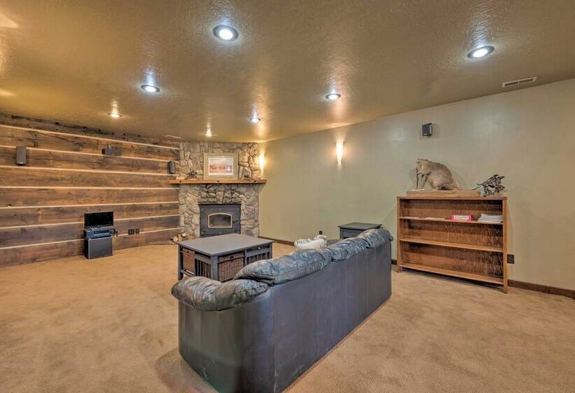 Secluded Sterling Abode: Near Palisade State Park!