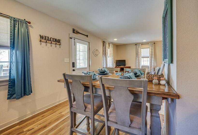 Secluded Tuskahoma Retreat W/ Deck & Views!