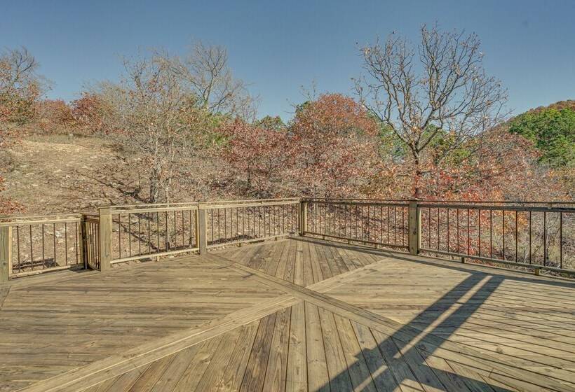 Secluded Tuskahoma Retreat W/ Deck & Views!