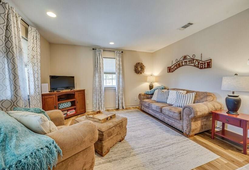 Secluded Tuskahoma Retreat W/ Deck & Views!