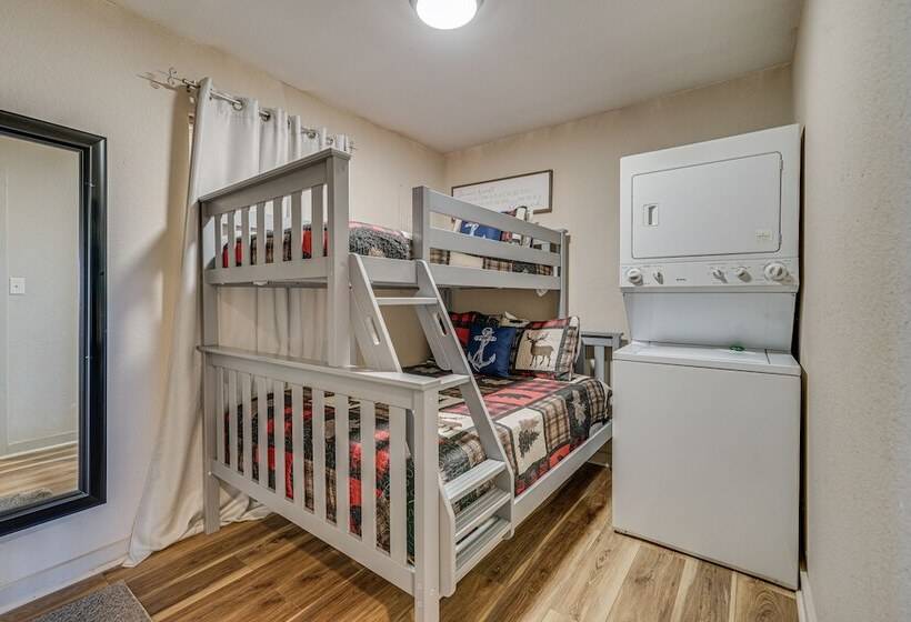 Secluded Tuskahoma Retreat W/ Deck & Views!