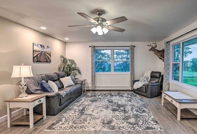 Cozy Seneca Falls Home Close To Cayuga Wine Trail!