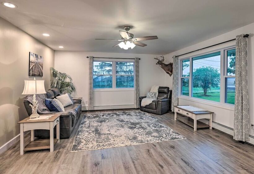 Cozy Seneca Falls Home Close To Cayuga Wine Trail!