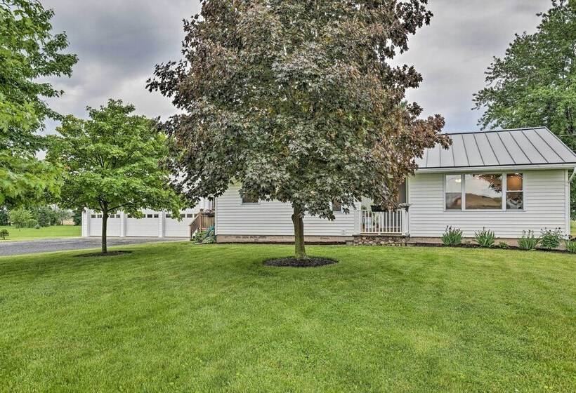 Cozy Seneca Falls Home Close To Cayuga Wine Trail!