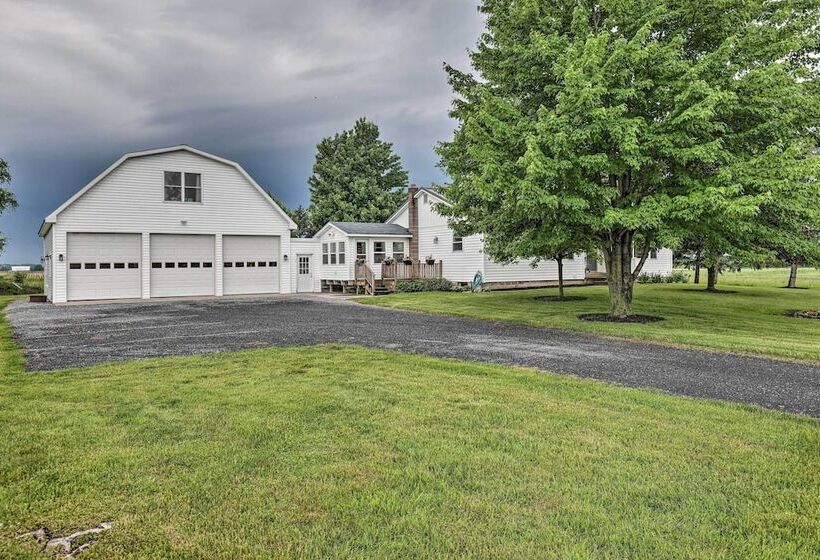 Cozy Seneca Falls Home Close To Cayuga Wine Trail!