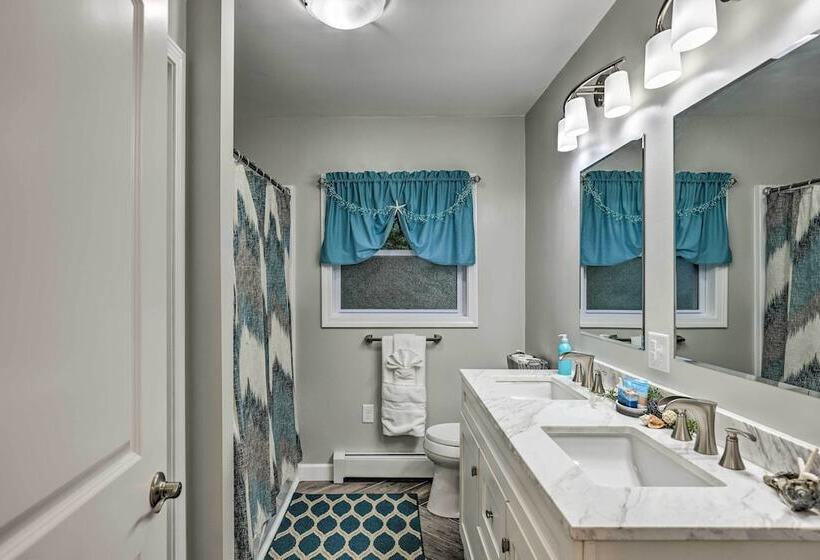 Cozy Seneca Falls Home Close To Cayuga Wine Trail!