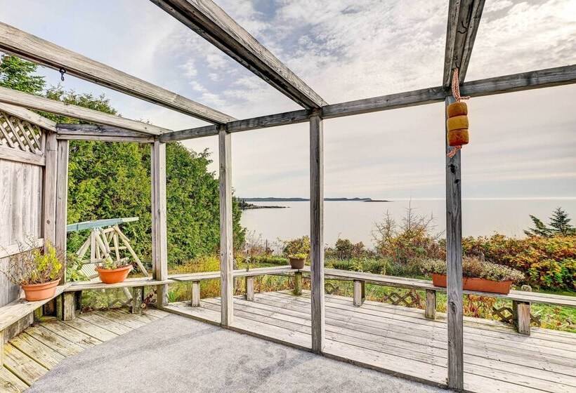 Serene Jonesport Escape: Deck W/ Water Views!