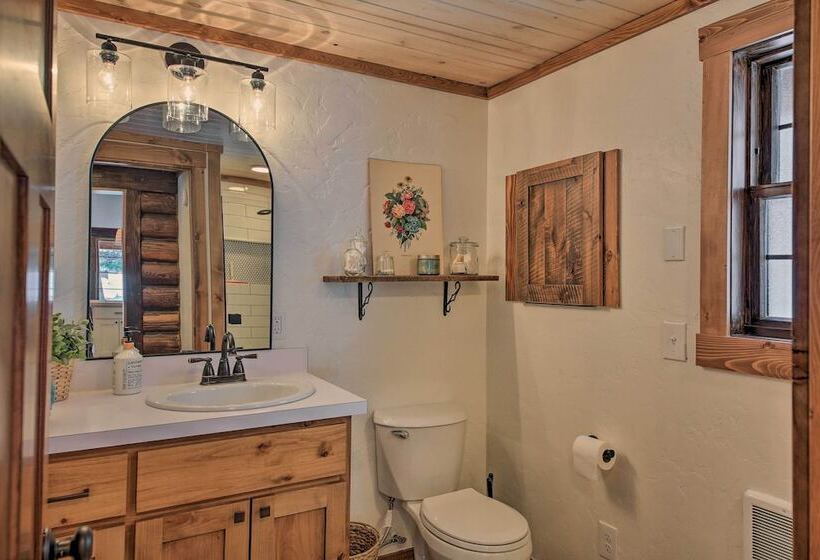 Serene Kootenai Cabin 3 Mi To Dtwn & River!