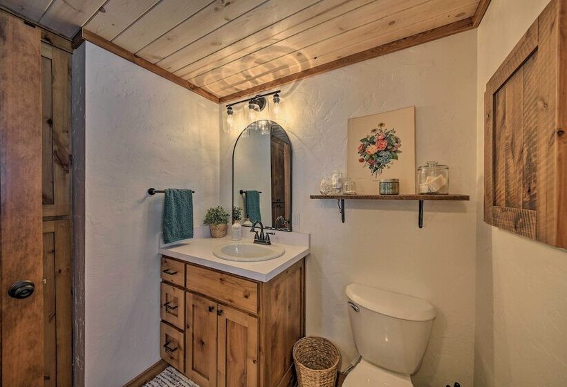 Serene Kootenai Cabin 3 Mi To Dtwn & River!