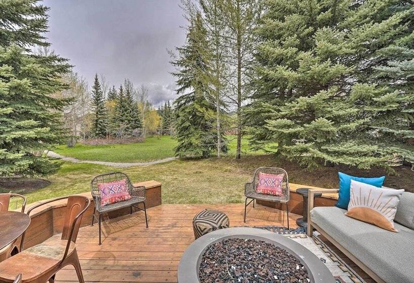 Serene Sun Valley Home W/ Hot Tub & Mtn Views