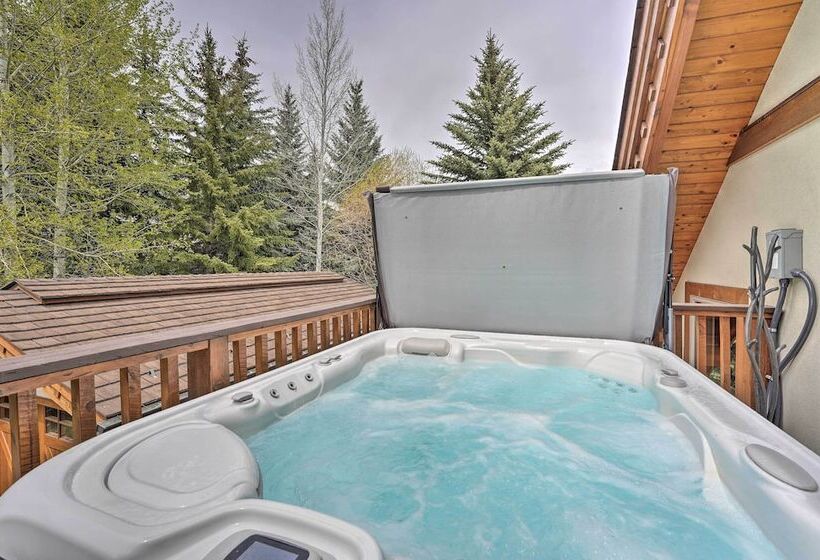 Serene Sun Valley Home W/ Hot Tub & Mtn Views