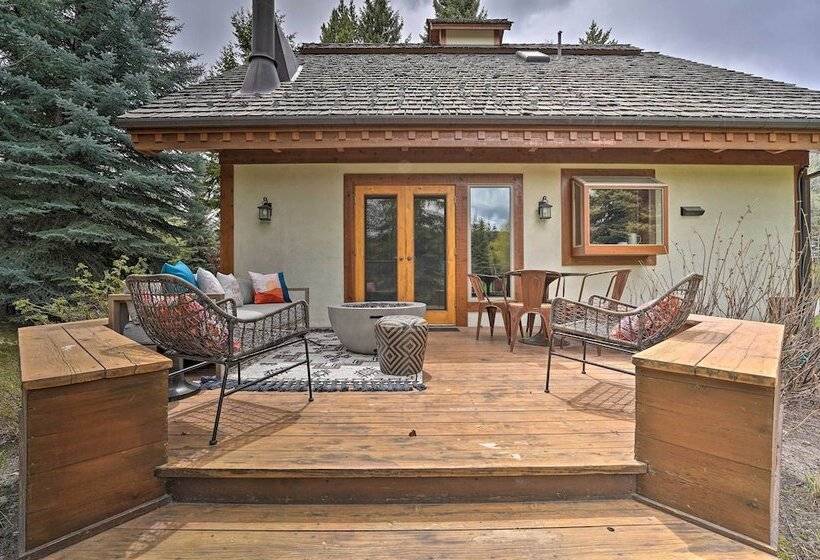 Serene Sun Valley Home W/ Hot Tub & Mtn Views