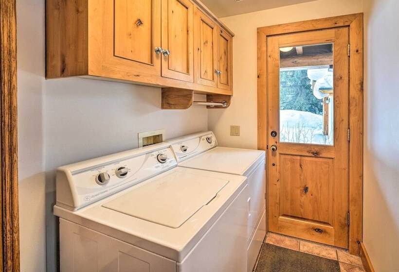 Serene Sun Valley Home W/ Hot Tub & Mtn Views