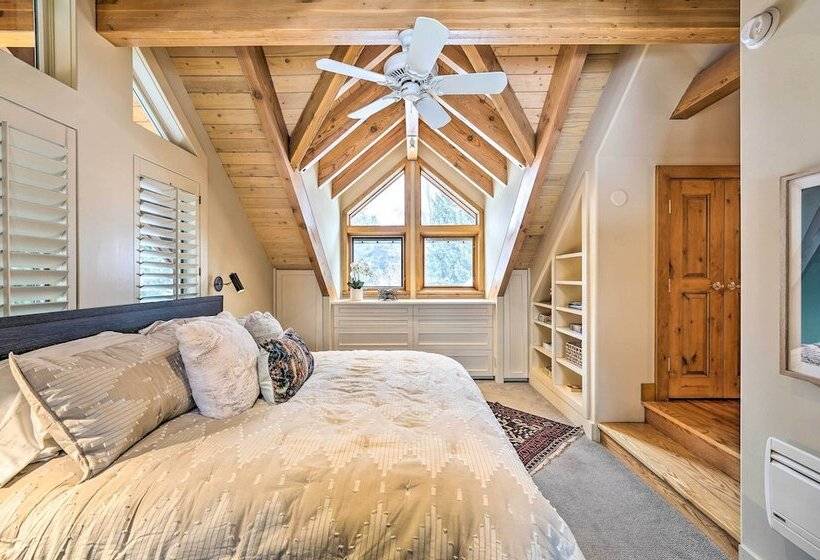 Serene Sun Valley Home W/ Hot Tub & Mtn Views