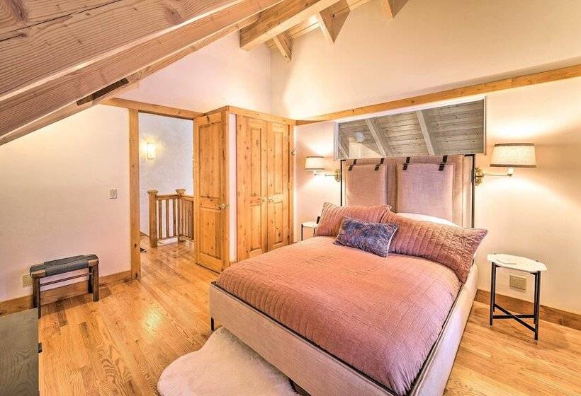 Serene Sun Valley Home W/ Hot Tub & Mtn Views