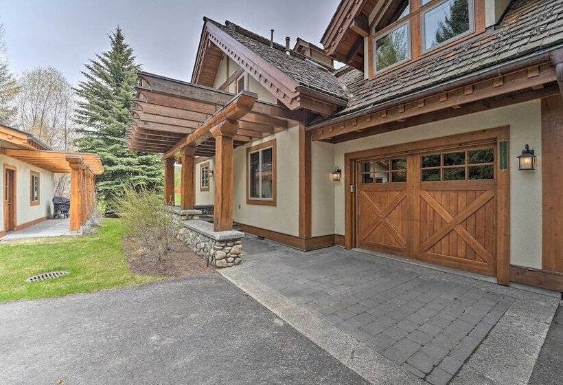 Serene Sun Valley Home W/ Hot Tub & Mtn Views