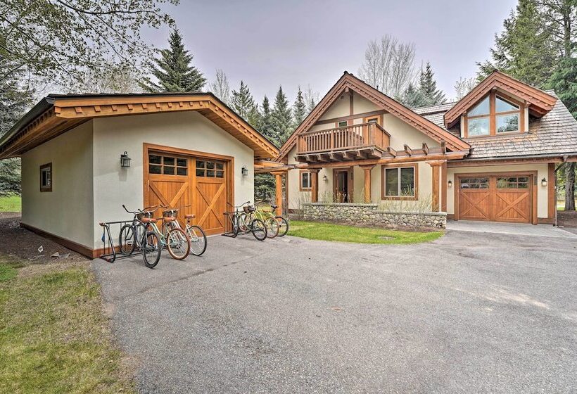 Serene Sun Valley Home W/ Hot Tub & Mtn Views