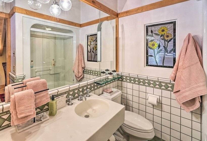 Serene Sun Valley Home W/ Hot Tub & Mtn Views