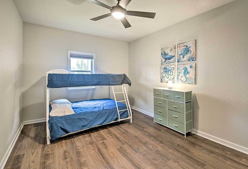 Boat Dock & Kayaks: Waterfront Hot Springs Home!