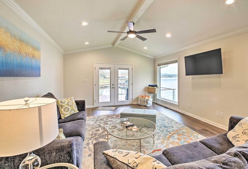 Boat Dock & Kayaks: Waterfront Hot Springs Home!