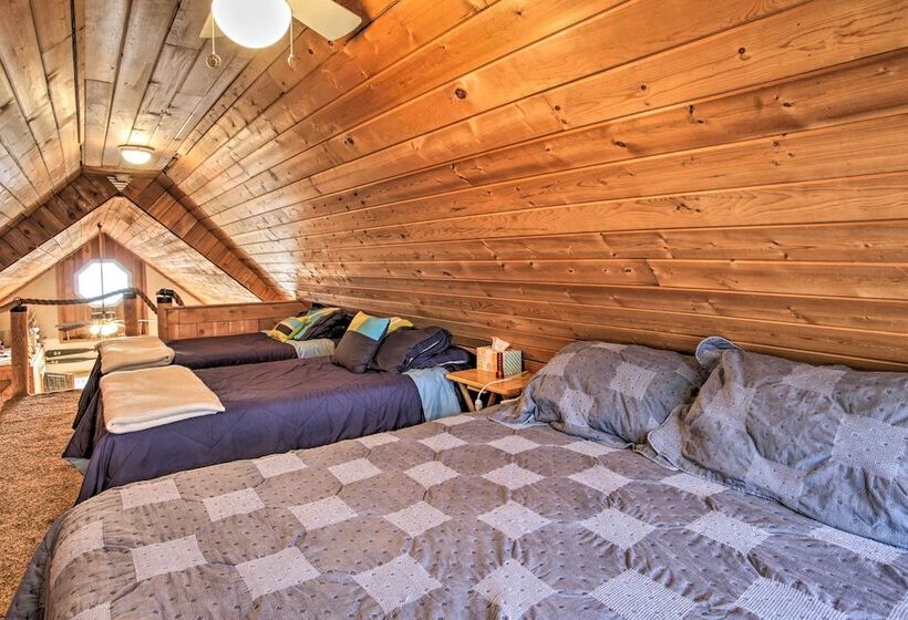 Serenity At Scenic Bay: Floating Cottage W/ Views!