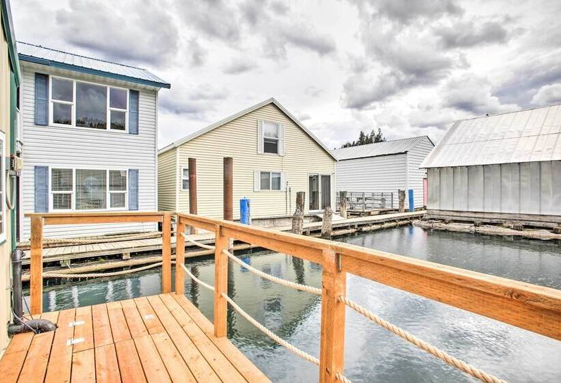 Serenity At Scenic Bay: Floating Cottage W/ Views!