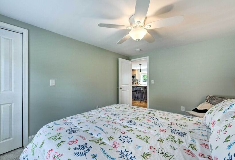 Skipper S Lighthouse  Retreat On Lake Norman