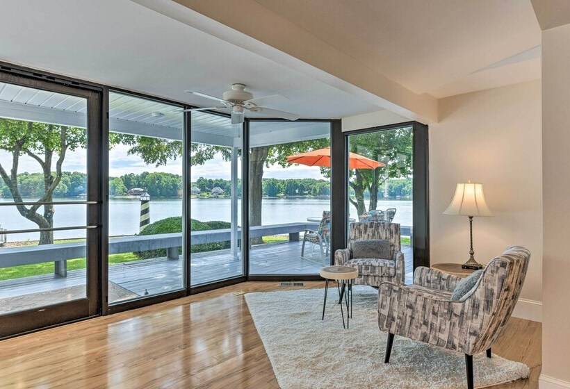 Skipper S Lighthouse  Retreat On Lake Norman