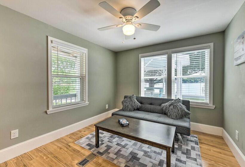 Skipper S Lighthouse  Retreat On Lake Norman