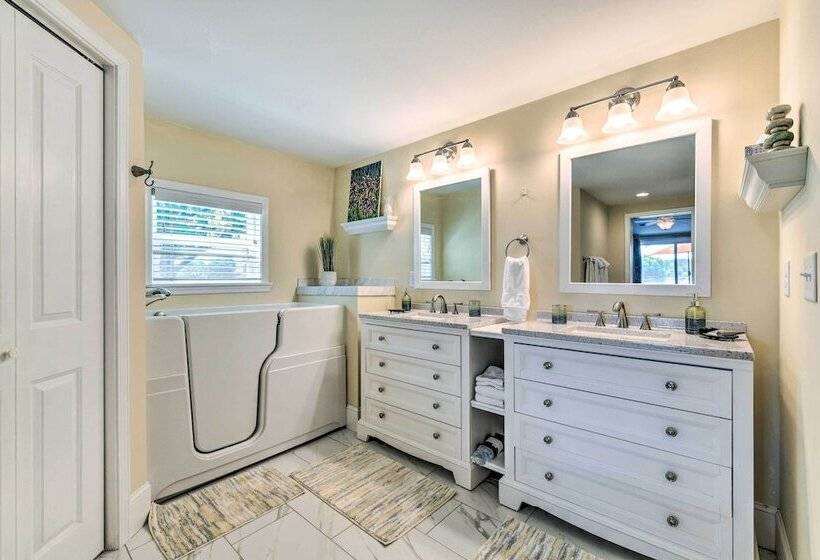 Skipper S Lighthouse  Retreat On Lake Norman