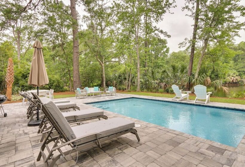 Golf, Dine & Swim: Sleek Palmetto Dunes Home!