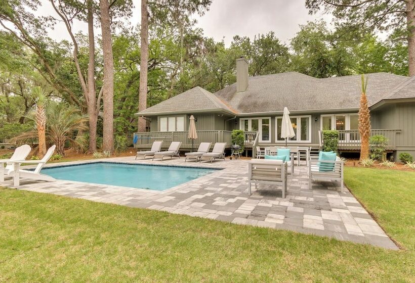 Golf, Dine & Swim: Sleek Palmetto Dunes Home!