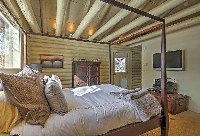 Snowmass Home W/ Hot Tub, Fireplace, & Mtn Views!