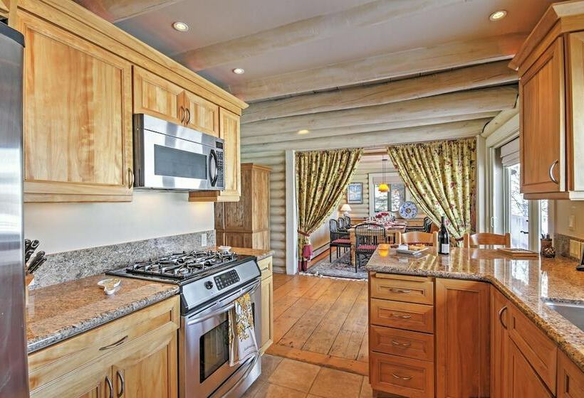 Snowmass Home W/ Hot Tub, Fireplace, & Mtn Views!
