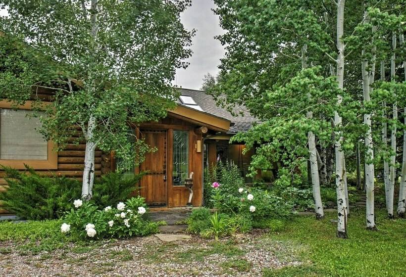 Snowmass Home W/ Hot Tub, Fireplace, & Mtn Views!