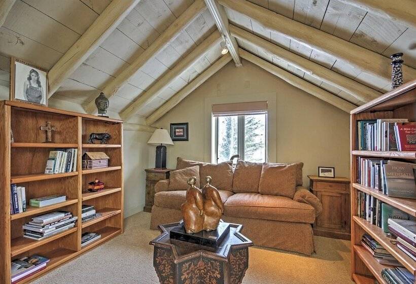 Snowmass Home W/ Hot Tub, Fireplace, & Mtn Views!