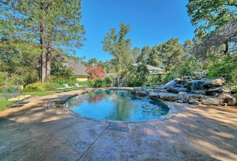 Sonora Home On 10 Resort Acres W/ Shared Pool!