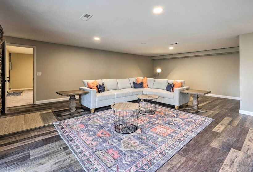 Spacious Bella Vista Home ~ 5 Mi To Lake!