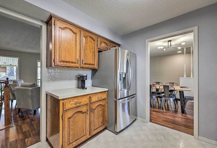 Spacious Bella Vista Home ~ 5 Mi To Lake!