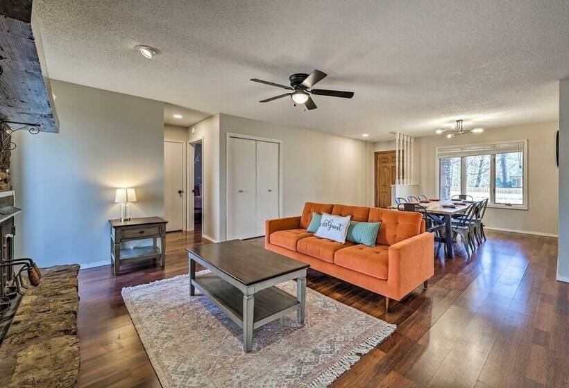 Spacious Bella Vista Home ~ 5 Mi To Lake!