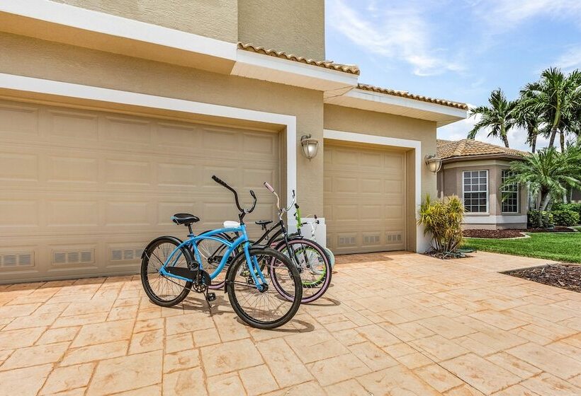 Canalfront Oasis: Cape Coral Home W/ Pool & Spa